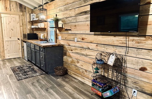 Cedar Bluff Cabin | Little River Hideout - Two Cabins on Little River