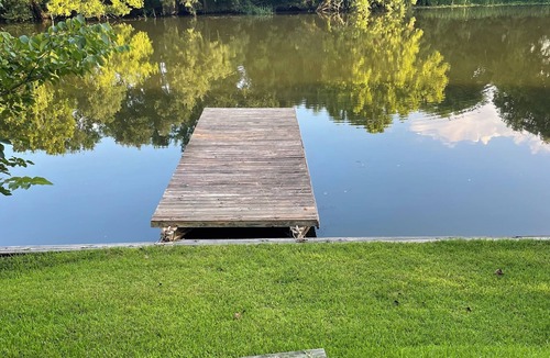 Flora Cottage | Little Riverbank cottage is a unit on the river banks of the Cane River.