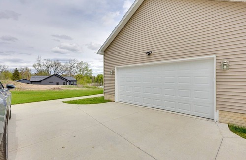 Grass Lake House | Little Wolf Lake Retreat/All sports lake!