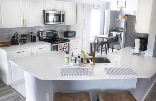 Sanford House | Lk Mary Sanford Bombay sport complex~Beach ~Zoo~Downtown marina~Toddler