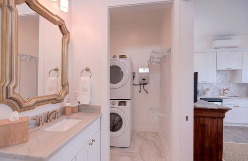 Broadmoor Apartment | Located in the heart of New Orleans.