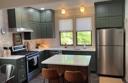Holland Historic District House | Location, Location, Location! Holland Historic District Charmer!