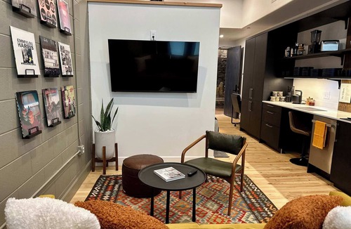 Central City Apartment | Loft 304 - The William - Earthy - Atrium Glow