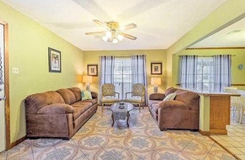 Long Beach House | Long Beach Hideaway Walk to Beach, Shops and Bars!