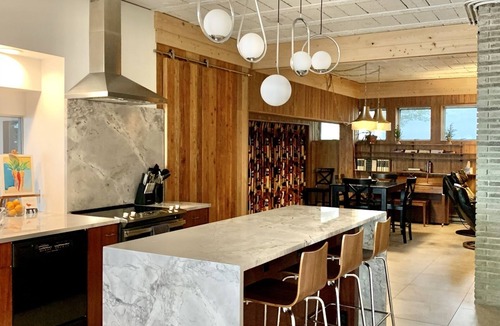 Lookout Mountain House | Lookout Mountain Retro Pad - mountain home getaway
