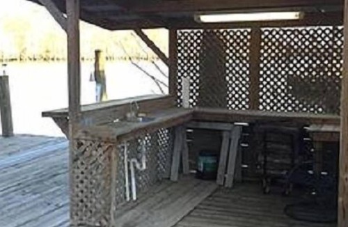 Springfield House | Louisiana Tickfaw River House Near New Orleans, Baton Rouge! Best Views! HotTub!