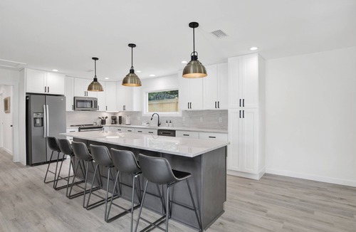 Foley House | Love Shack in Foley/Hot Tub/Modern Cozy