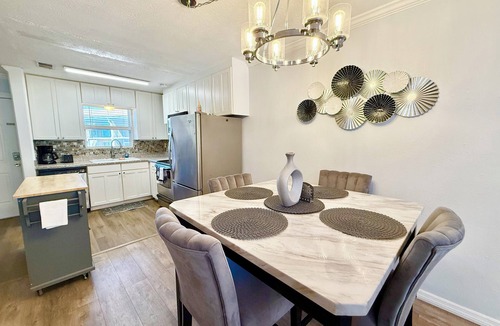 St. Nicholas Condo | Lovely 2/2 condo, peaceful Creek view!