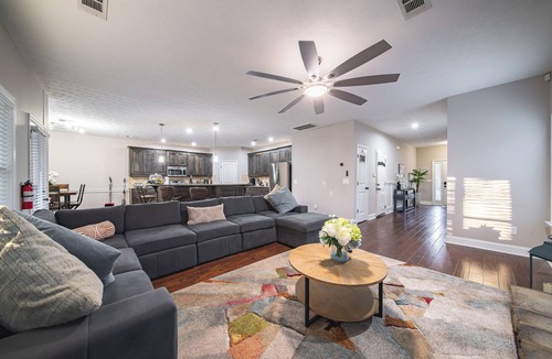 Fortson House | Lovely 4-bedroom Oasis with HotTub, Gameroom, Grills and FirePit nead Ft Moore