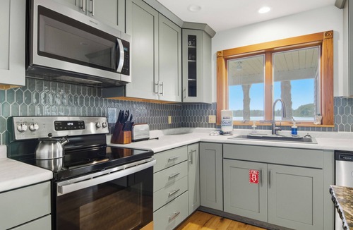 Interlochen House | Lovely 6BR 6.5BA on all-sports Lake in Interlochen