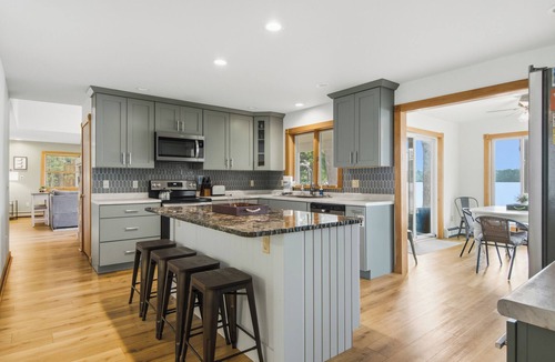 Interlochen House | Lovely 6BR 6.5BA on all-sports Lake in Interlochen