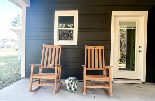 Magnolia Bluffs House | Lovely Seaside Retreat—Coastal Charm, Tons of Amenities + Close to Everything!