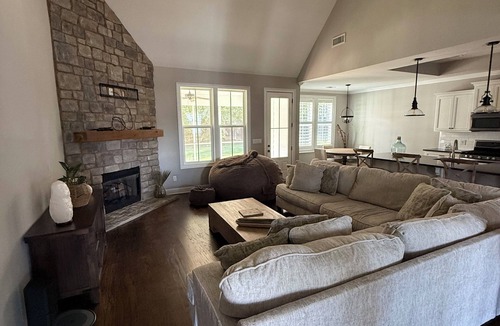 Mount Meigs House | Lovely Solitude Suite to Rent in Pike Road