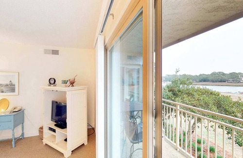 South Beach Condo | Lovely villa with central AC, and easy beach access