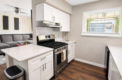 Shannon Villa | Luna Loft Hoover | Modern 2 Bedroom Stay