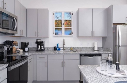 Pelham Apartment | Lux 2 BR w/private 2 bath Mins to Oak Mtn St Park