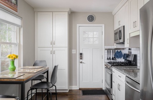 Piedmont Heights House | Lux Family Friendly Midtown Bungalow 2BR 2BA - Walk to Beltline!