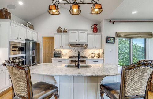 Quitman House | Luxe Home w/Panoramic Greers Ferry Lake Views