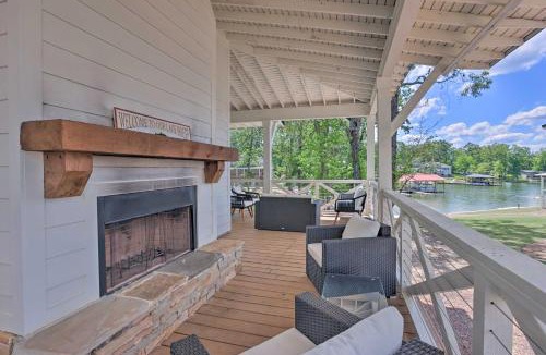 Dadeville House | Luxe Lakefront Getaway w/Porch + Water View!