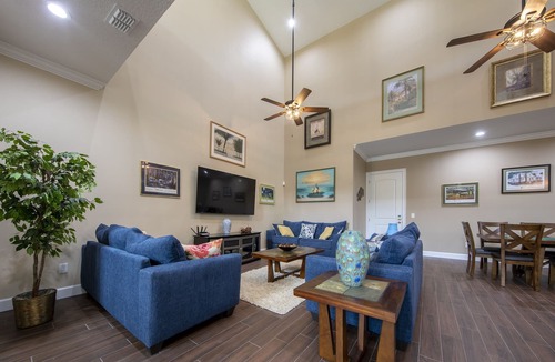 Oviedo Villa | Luxurious 6 Bedroom including Master Suite with Wet Room