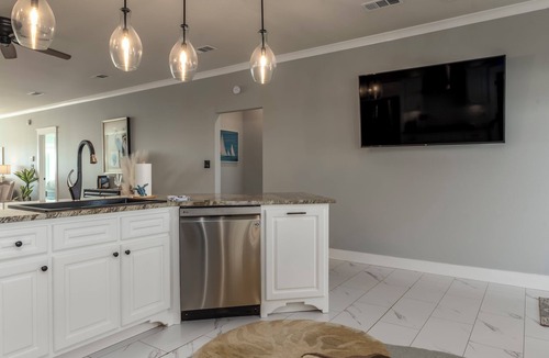 Dauphin Island House | Luxurious Coastal Home with Heated Pool and Views