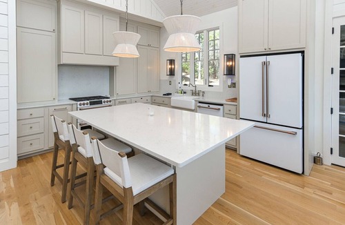 Crane Hill House | Luxurious High End Family Friendly Lake House. Dock, Floats, 10 min to Trident.