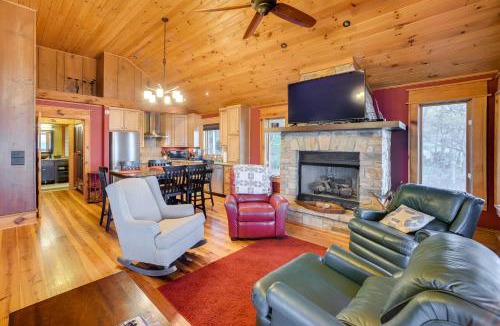 Groveoak House | Luxurious Lakefront Paradise in Scottsboro w/Dock