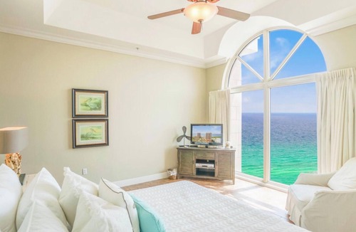 Pensacola Beach Resort | Luxurious Penthouse Villa