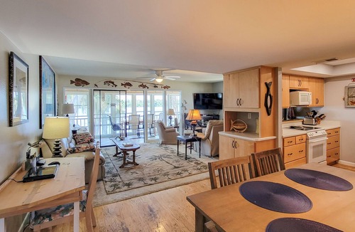 Welaka Condo | Luxury 1BR Waterfront Condo on St Johns River