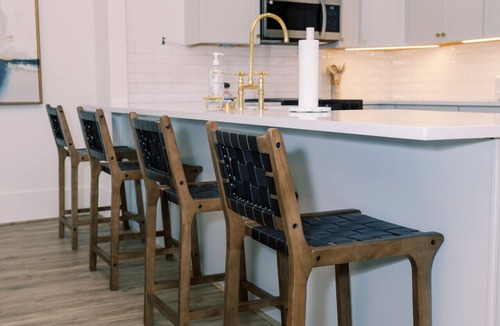 Jacksonville Apartment | Luxury 2BR Loft | Mountain Views | On the Square