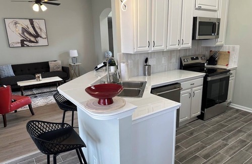 Gunter Afs House | Luxury 3-Bedroom Retreat Near Shoppes at EastChase