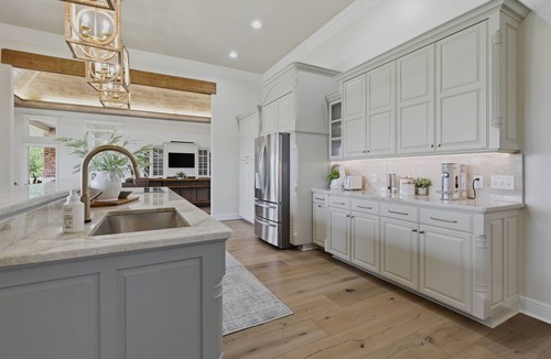Lake Charles House | Luxury 3-Bedroom Waterfront Retreat Located on West Fork of Calcasieu River