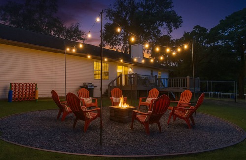 Northport House | Luxury 3 King Beds Hot Tub & Game Room Batting Cage Close to UA& River Run Park
