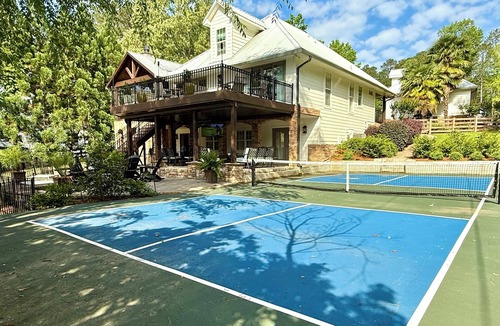 Buckhead House | Luxury 5-bedroom home on beautiful Lake Oconee with Private Pickleball court!