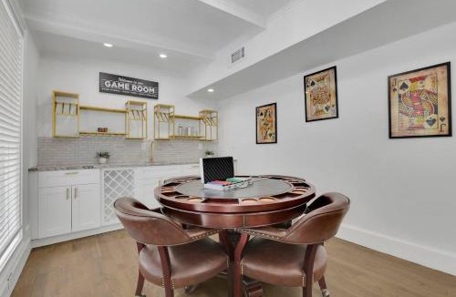 Buckhead House | Luxury 7BR Buckhead Oasis wPool,GameRoom&Firepit