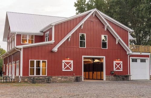 Canton House | Luxury Barndominium with Value-Add Experiencesn