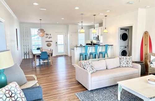 Dauphin Island House | Luxury Beachfront Oasis with Hot Tub, Pet Friendly, Hammock, Swings, Loaded