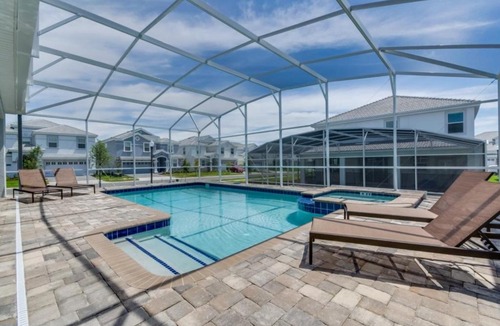 Davenport House | Luxury & Comfort 6 Bdm Villa at Champions Gate villa