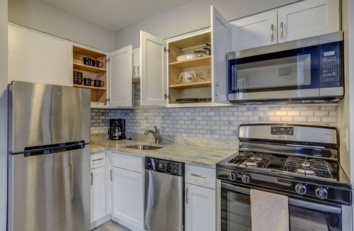 Royal Oak Apartment | Luxury Downtown Royal Oak Furnished Apartment