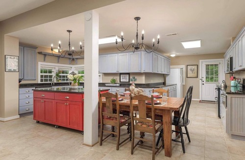 Mentone House | Luxury Estate Cragsmere Manor, Event Space! HotTub