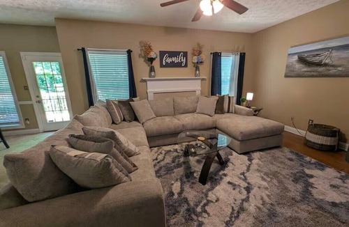 McDonough House | Luxury Executive Villa Retreat-Sleeps 18-20 PPL
