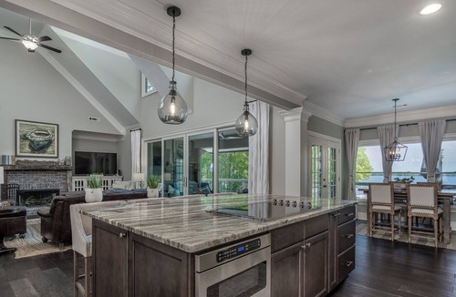 Eatonton House | Luxury Lake Escape with game room and hot tub!