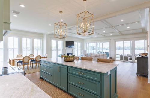 Lake Park House | Luxury Lake House, Huge Pool, Dock & Panoramic Views
