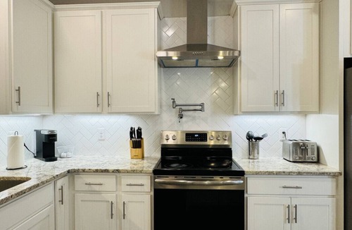 Augusta House | Luxury Medical District Home, EV Charger, Gated #9
