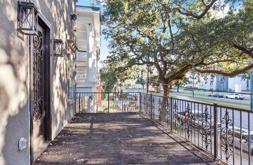 Tulane - Gravier House | Luxury Mini Mansion: Near French Quarter