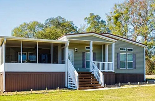 Valdosta House | Luxury Mobile Home in Valdosta, GA - Fully Furnished