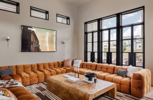 Faubourg Lafayette House | Luxury New Home Heated Pool and Spa