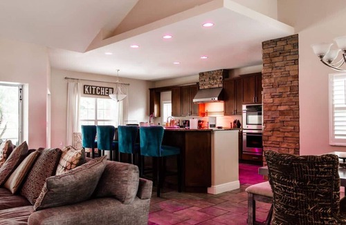 Plymouth House | * Luxury Pool * Hot Tub * 86 Inch TV *