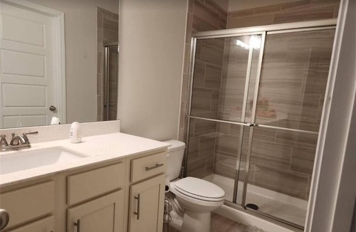 Auburn House | Luxury Room