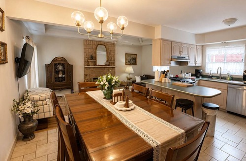 Sterling Heights House | Luxury Vintage Ranch Retreat